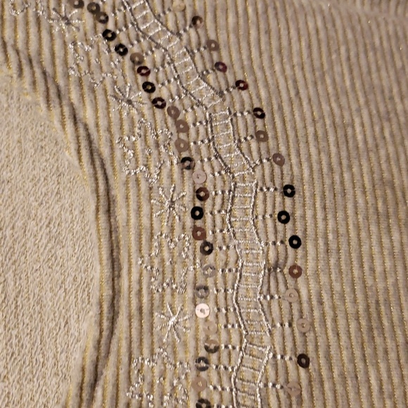 Basic Editions Plus Size Grey Top - Picture 3 of 4